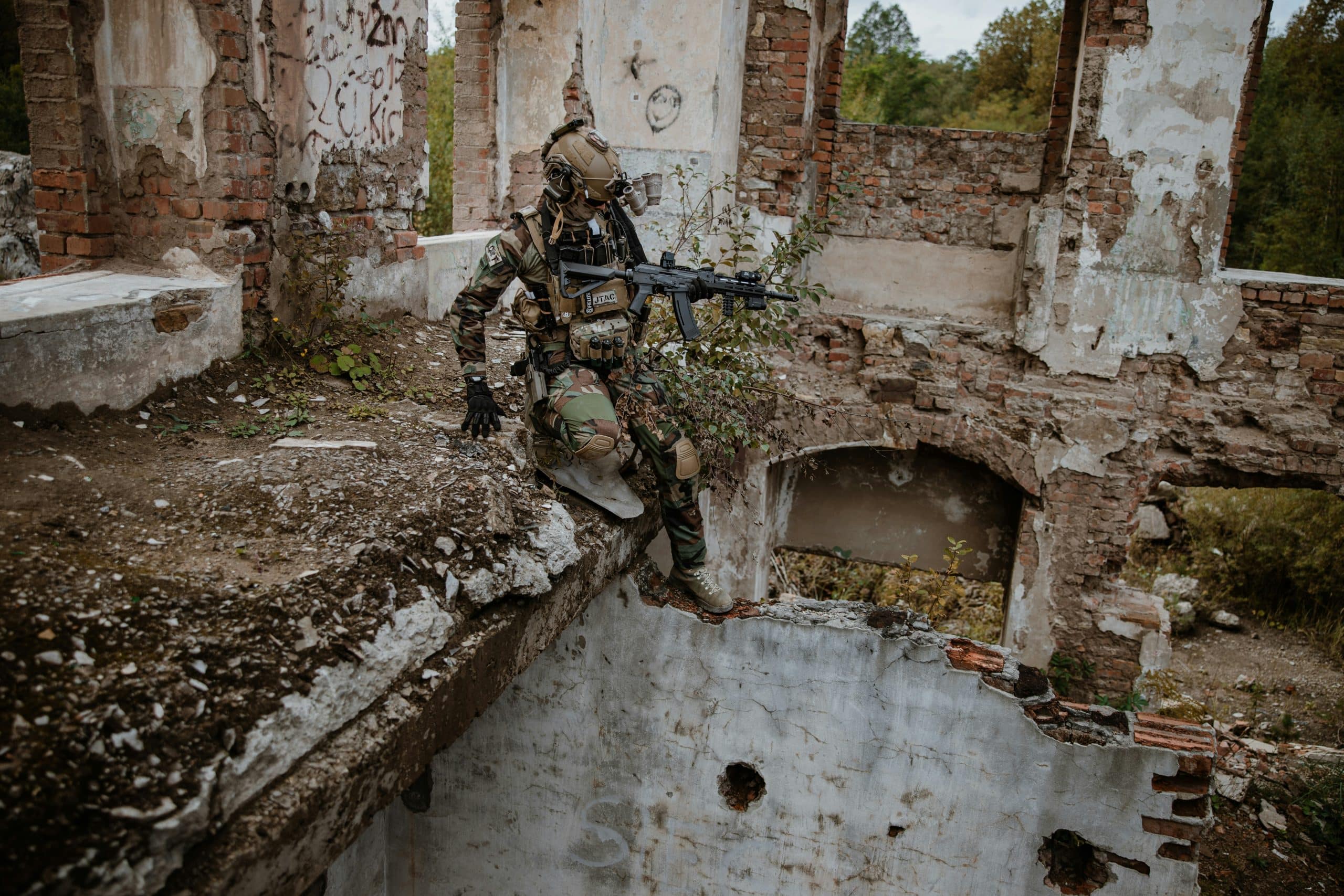 plate carrier vs chest rig