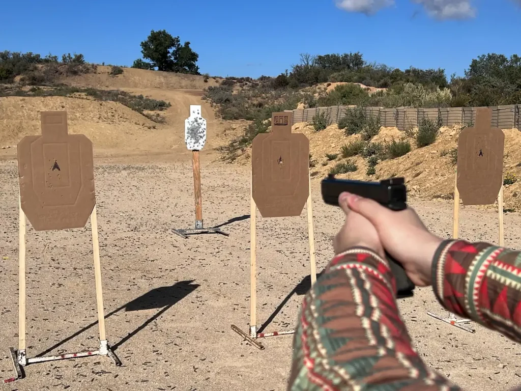 Proper Handgun Grip: How to Hold a Pistol for Accuracy 8 how to hold a pistol