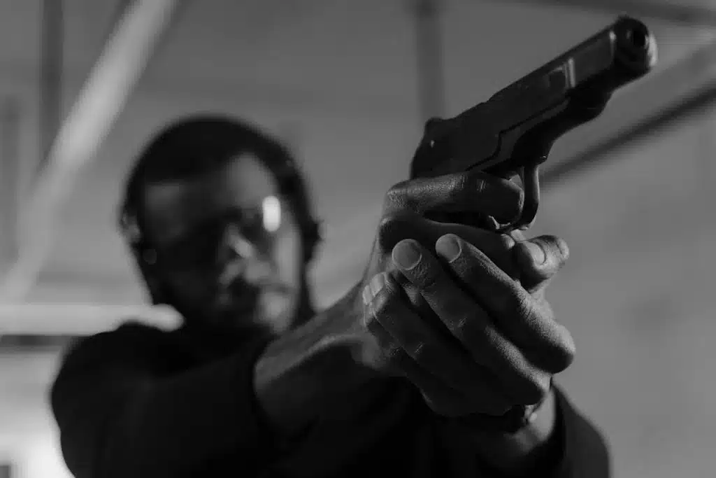 Proper Handgun Grip: How to Hold a Pistol for Accuracy 14 how to hold a pistol
